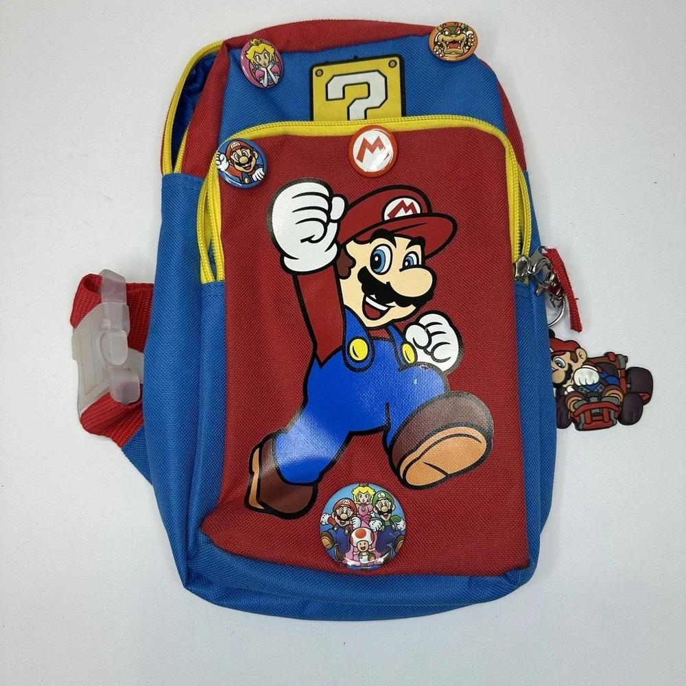 Super Mario Nintendo Bioworld Over‎ The Shoulder Bag Sling W/ Collectible Pins